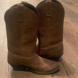 Bought these boots in Nashville for my daughter.  leather and good quality